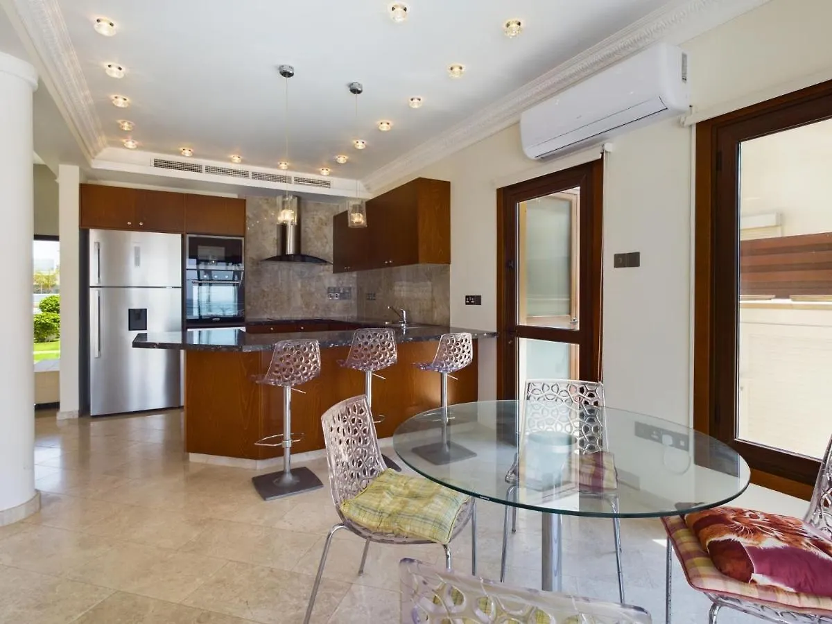 Amazing Frontline Beach Villa 拉纳卡 塞浦路斯