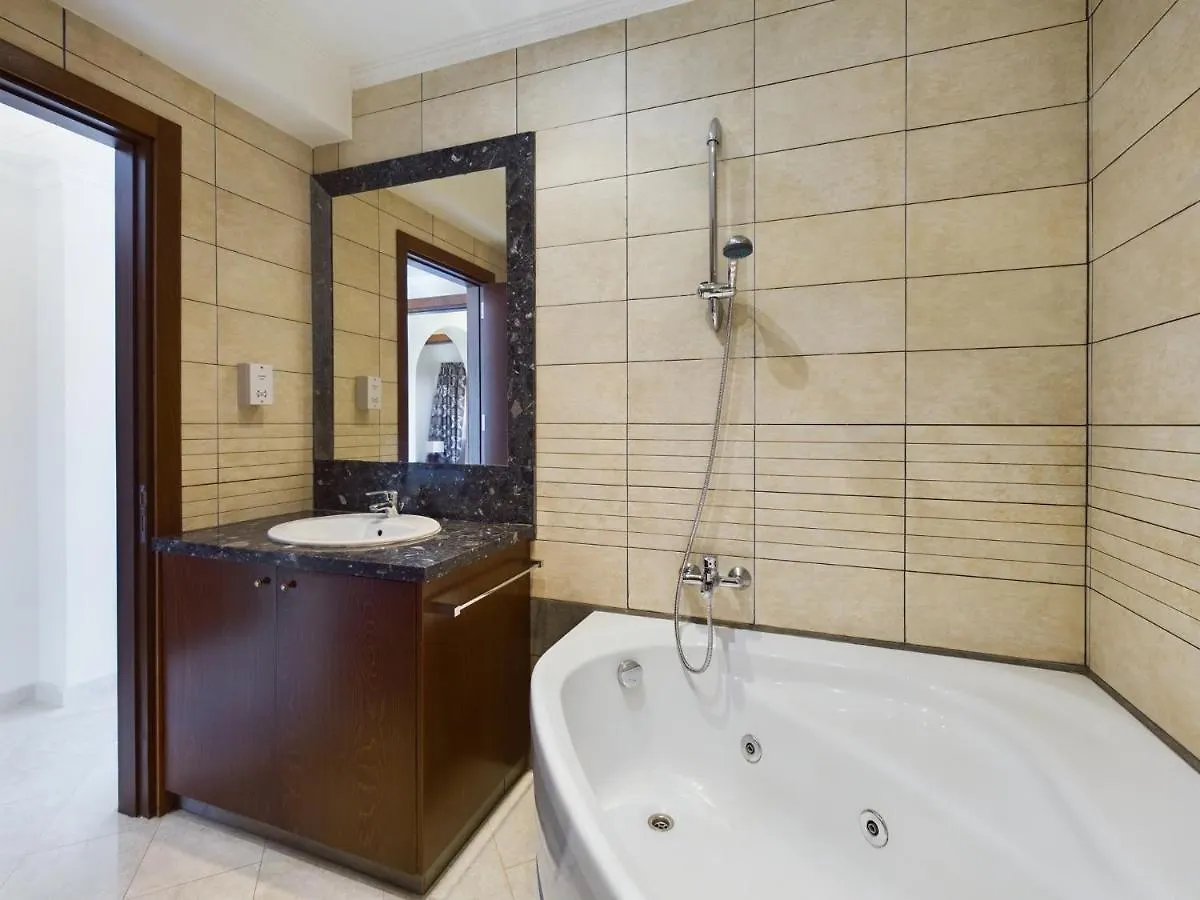 Amazing Frontline Beach Villa Larnaca 0*,  Cipro