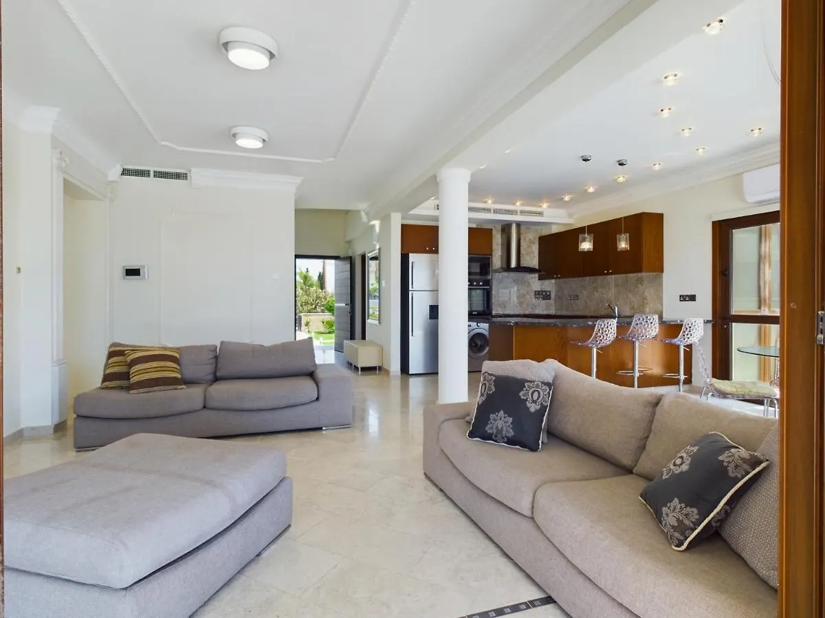 Amazing Frontline Beach Villa Larnaca