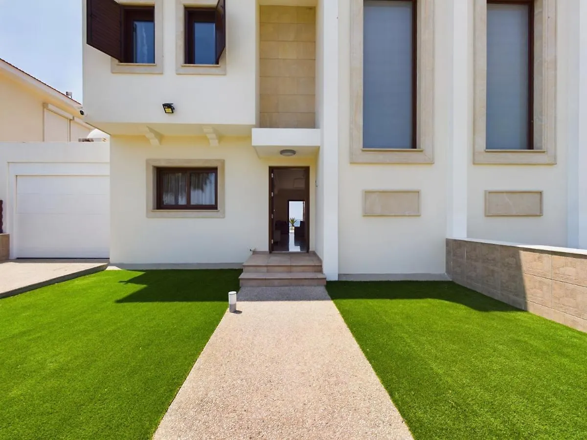 Amazing Frontline Beach Villa Larnaca