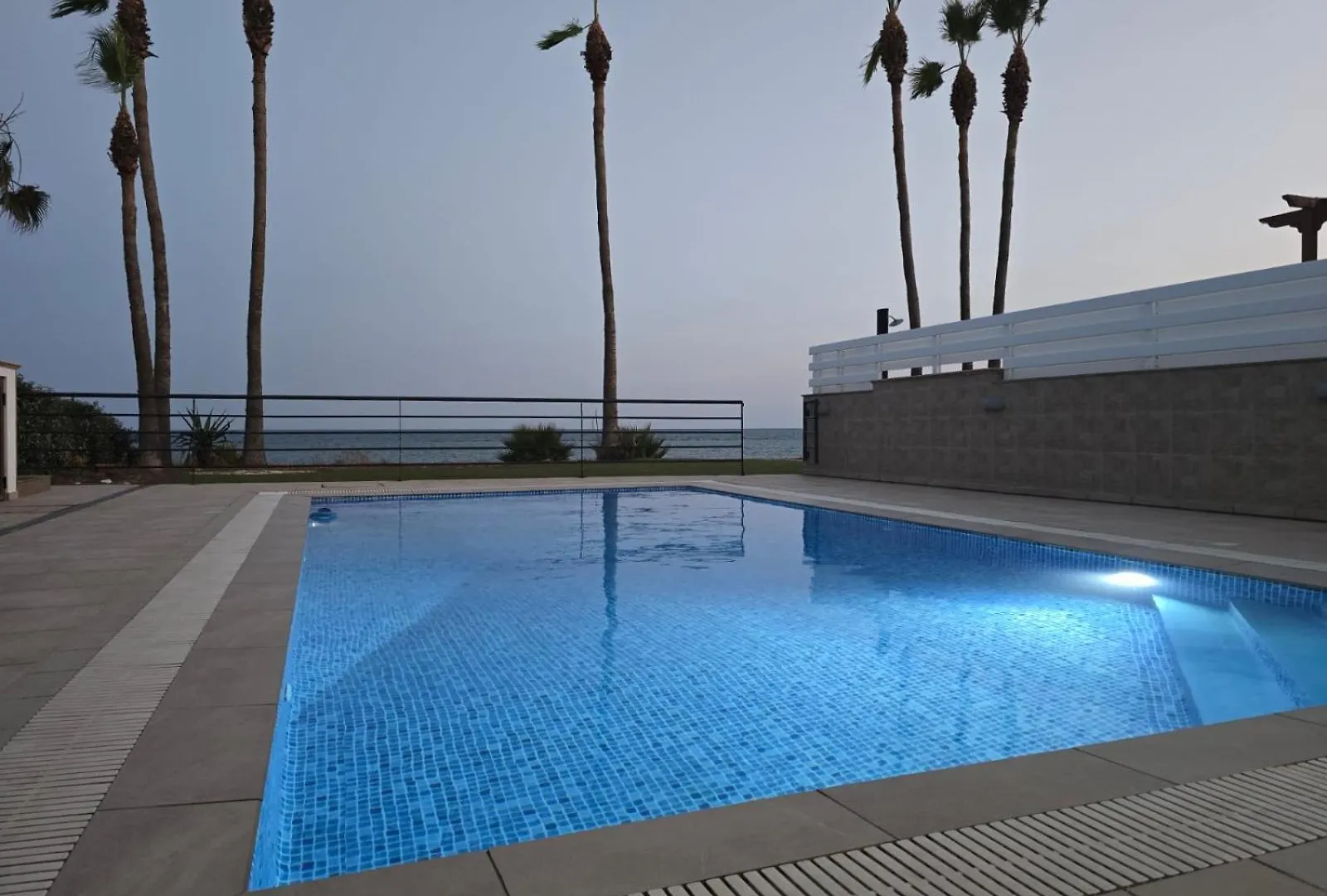Amazing Frontline Beach Villa Larnaca
