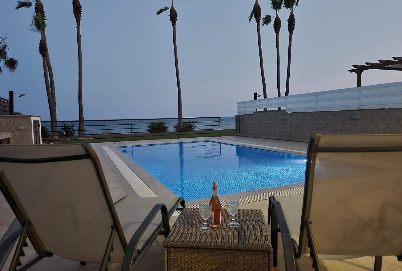 Amazing Frontline Beach Villa 拉纳卡 塞浦路斯
